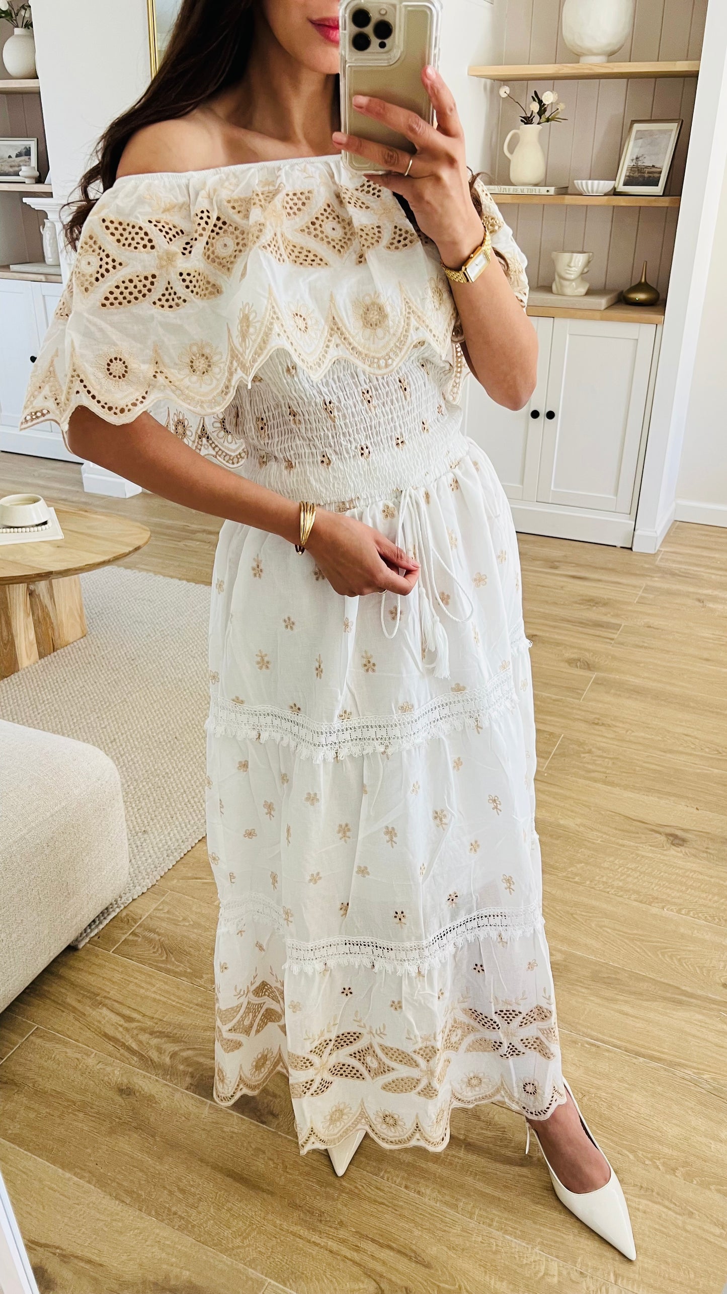 Ensemble bustier & jupe en broderie anglaise – Élégance estivale assurée